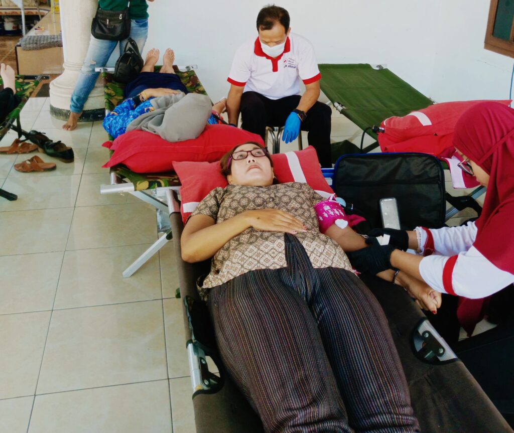 bersalin di Nganjuk, cek laboratorium Kediri, KB Kediri, Khitan diKediri, Klinik 24 Jam Kediri, Klinik bersalin Kediri, Klinik BPJS Kediri, klinik buka 24 jam Kediri, Klinik dr. Vitis, Klinik Faskes 1 BPJS Kabupaten Kediri, Klinik kesehatan Nganjuk, Klinik kesehatan Sembak Grogol Kediri, Klinik persalinan 24 jam, Klinik pratama kediri, Klinik rawat inap Kabupaten Kediri, Klinik rawat inap Kediri, Klinik terdekat dari lokasi saya sekarang, Klinik USG Kehamilan Kediri, Pelayanan KB, persalinan Nganjuk, rawat inap BPJS Kediri, rawat inap Grogol Kediri, tempat bersalin Kabupaten Kediri, UGD di Kediri, alur donor darah, cek kesehatan rutin kediri, dokter umum kediri kota, donor darah kediri, fasilitas kesehatan kediri, gejala yang harus diperiksa dokter, info klinik kediri, kapan harus ke dokter, kegiatan donor darah di kota kediri