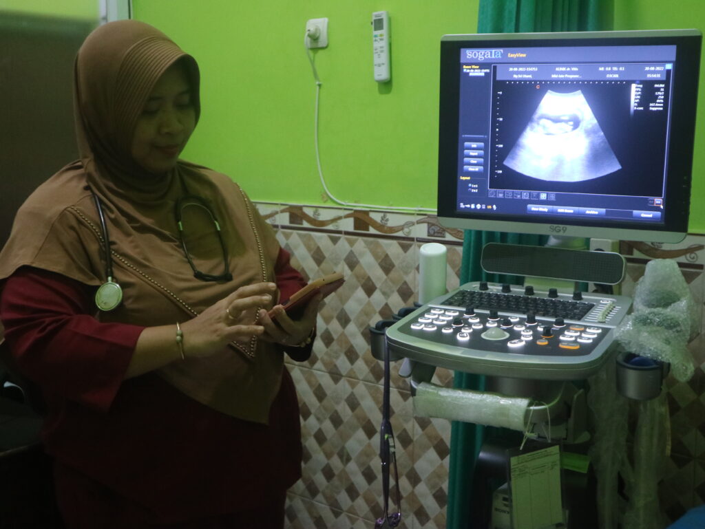 bersalin di Nganjuk, cek laboratorium Kediri, KB Kediri, Khitan diKediri, Klinik 24 Jam Kediri, Klinik bersalin Kediri, Klinik BPJS Kediri, klinik buka 24 jam Kediri, Klinik dr. Vitis, Klinik Faskes 1 BPJS Kabupaten Kediri, Klinik kesehatan Nganjuk, Klinik kesehatan Sembak Grogol Kediri, Klinik persalinan 24 jam, Klinik pratama kediri, Klinik rawat inap Kabupaten Kediri, Klinik rawat inap Kediri, Klinik terdekat dari lokasi saya sekarang, Klinik USG Kehamilan Kediri, Pelayanan KB, persalinan Nganjuk, rawat inap BPJS Kediri, rawat inap Grogol Kediri, tempat bersalin Kabupaten Kediri, UGD di Kediri