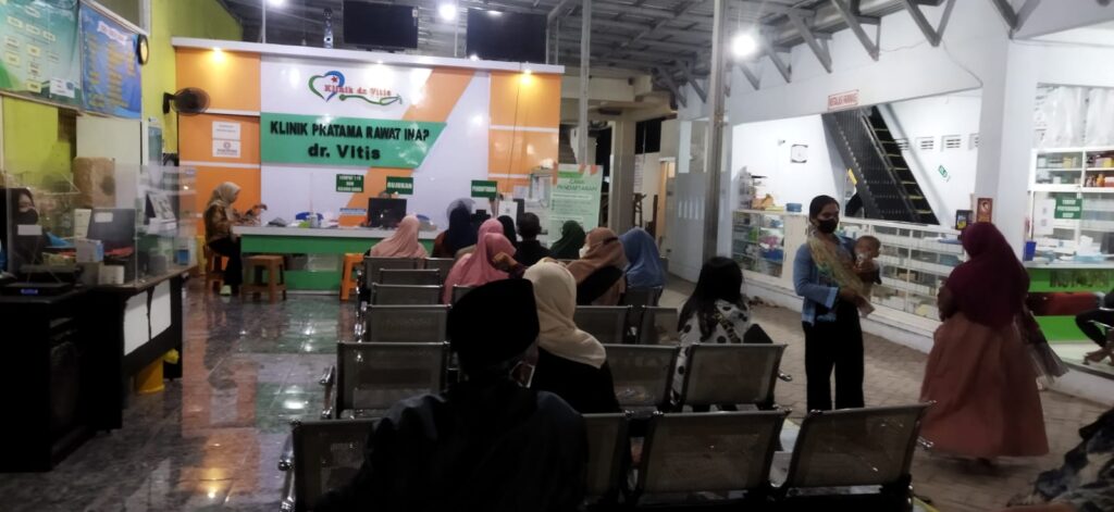 Klinik dr. Vitis, Klinik BPJS Kediri, Klinik 24 Jam Kediri, Klinik BPJS Kediri, Klinik terdekat dari lokasi saya sekarang, klinik buka 24 jam Kediri, cek laboratorium Kediri, Klinik USG Kehamilan Kediri, Klinik rawat inap Kediri, Khitan diKediri, Klinik Pratama Kediri, Klinik Faskes 1 BPJS Kabupaten Kediri, Klinik kesehatan Sembak Grogol Kediri, Klinik rawat inap Kabupaten Kediri