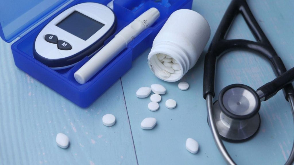 mengenal diabetes, gejala diabetes, screening diabetes, tanda-tanda diabetes, penyakit diabetes, megobati penyakit diabetes, diabetes itu apa sih? tes gula darah