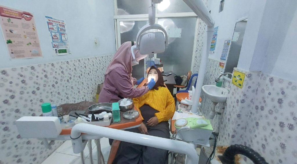 karang gigi kediri, perawatan karang gigi kediri, scaling gigi kediri, karang gigi bpjs kediri, scaling gigi bpjs kediri, klinik gigi kediri, klinik gigi bpjs kediri, dokter gigi bpjs kediri, klinik gigi 24 jam kediri, klinik gigi terdekat kediri, bersihin karang gigi kediri, karang gigi murah kediri, layanan scaling gigi kediri, klinik gigi pare kediri, klinik gigi mojoroto kediri, klinik gigi pesantren kediri