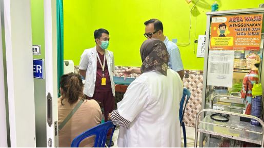 bersalin di Nganjuk, cek laboratorium Kediri, KB Kediri, Khitan diKediri, Klinik 24 Jam Kediri, Klinik bersalin Kediri, Klinik BPJS Kediri, klinik buka 24 jam Kediri, Klinik dr. Vitis, Klinik Faskes 1 BPJS Kabupaten Kediri, Klinik kesehatan Nganjuk, Klinik kesehatan Sembak Grogol Kediri, Klinik persalinan 24 jam, Klinik pratama kediri, Klinik rawat inap Kabupaten Kediri, Klinik rawat inap Kediri, Klinik terdekat dari lokasi saya sekarang, Klinik USG Kehamilan Kediri, Pelayanan KB, persalinan Nganjuk, rawat inap BPJS Kediri, rawat inap Grogol Kediri, tempat bersalin Kabupaten Kediri, UGD di Kediri