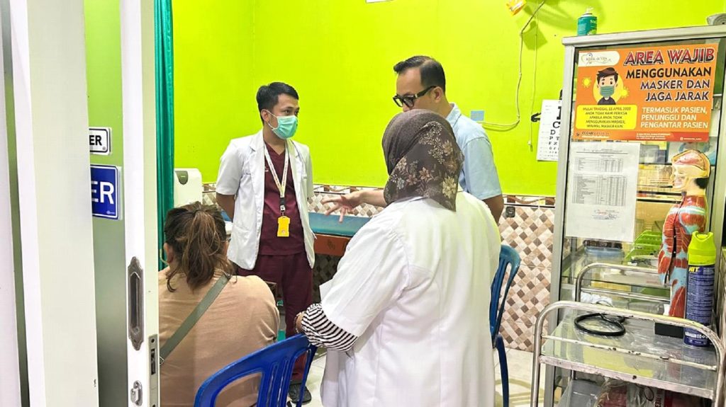bersalin di Nganjuk, cek laboratorium Kediri, KB Kediri, Khitan diKediri, Klinik 24 Jam Kediri, Klinik bersalin Kediri, Klinik BPJS Kediri, klinik buka 24 jam Kediri, Klinik dr. Vitis, Klinik Faskes 1 BPJS Kabupaten Kediri, Klinik kesehatan Nganjuk, Klinik kesehatan Sembak Grogol Kediri, Klinik persalinan 24 jam, Klinik pratama kediri, Klinik rawat inap Kabupaten Kediri, Klinik rawat inap Kediri, Klinik terdekat dari lokasi saya sekarang, Klinik USG Kehamilan Kediri, Pelayanan KB, persalinan Nganjuk, rawat inap BPJS Kediri, rawat inap Grogol Kediri, tempat bersalin Kabupaten Kediri, UGD di Kediri
